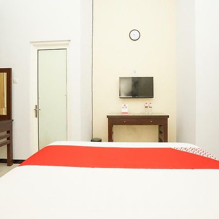 Oyo 282 Putri Utari Residence Malang Luaran gambar