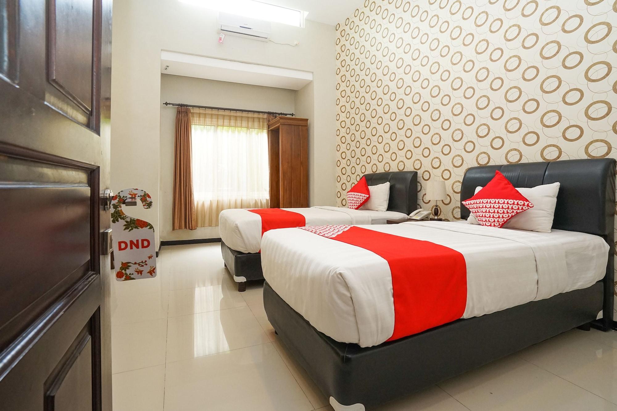 Oyo 282 Putri Utari Residence Malang Luaran gambar