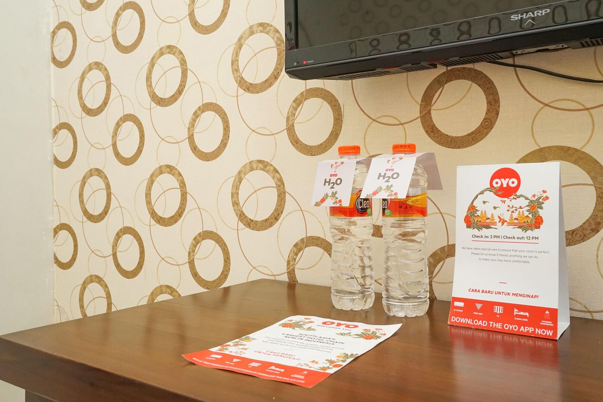 Oyo 282 Putri Utari Residence Malang Luaran gambar