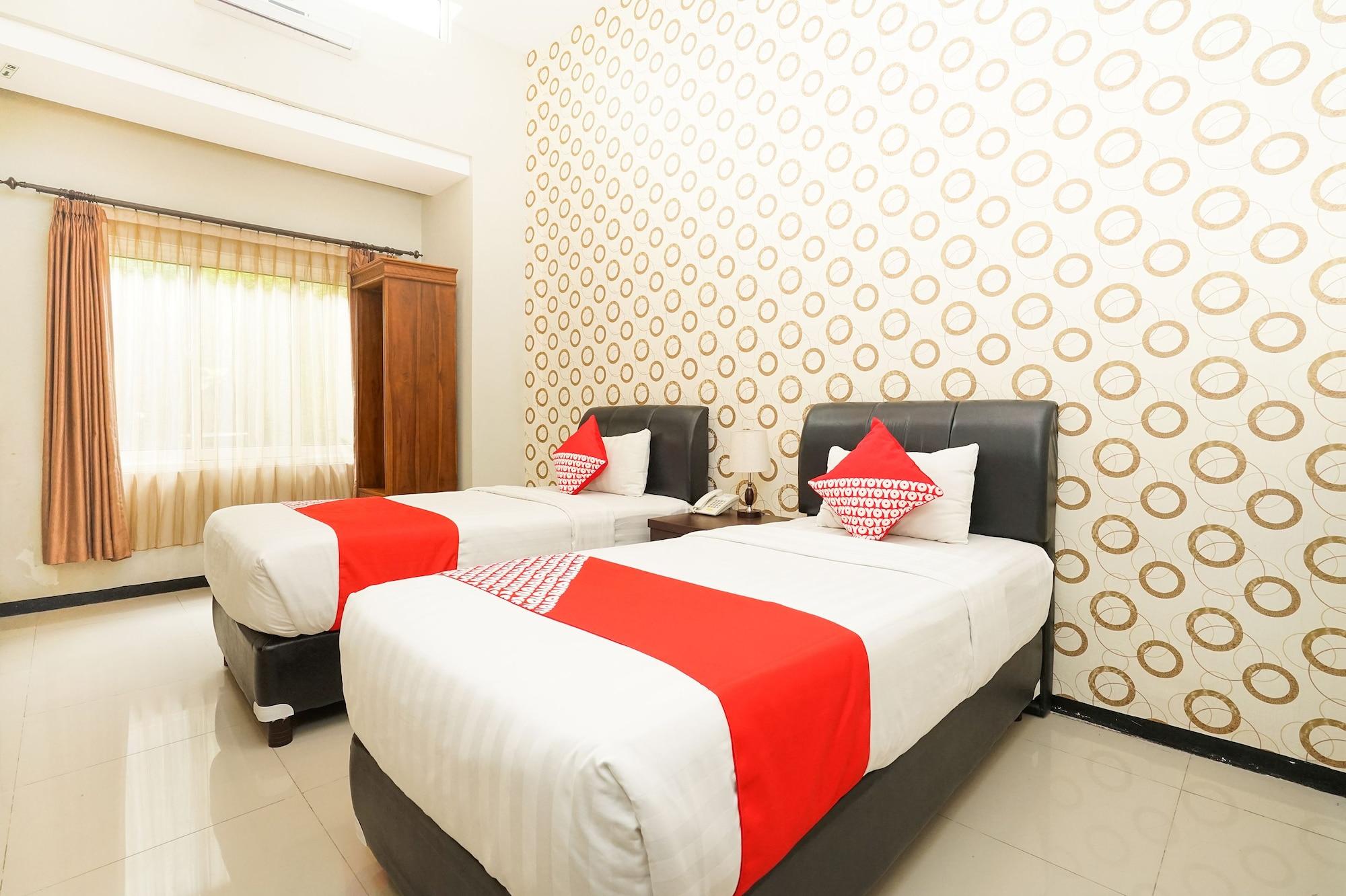 Oyo 282 Putri Utari Residence Malang Luaran gambar