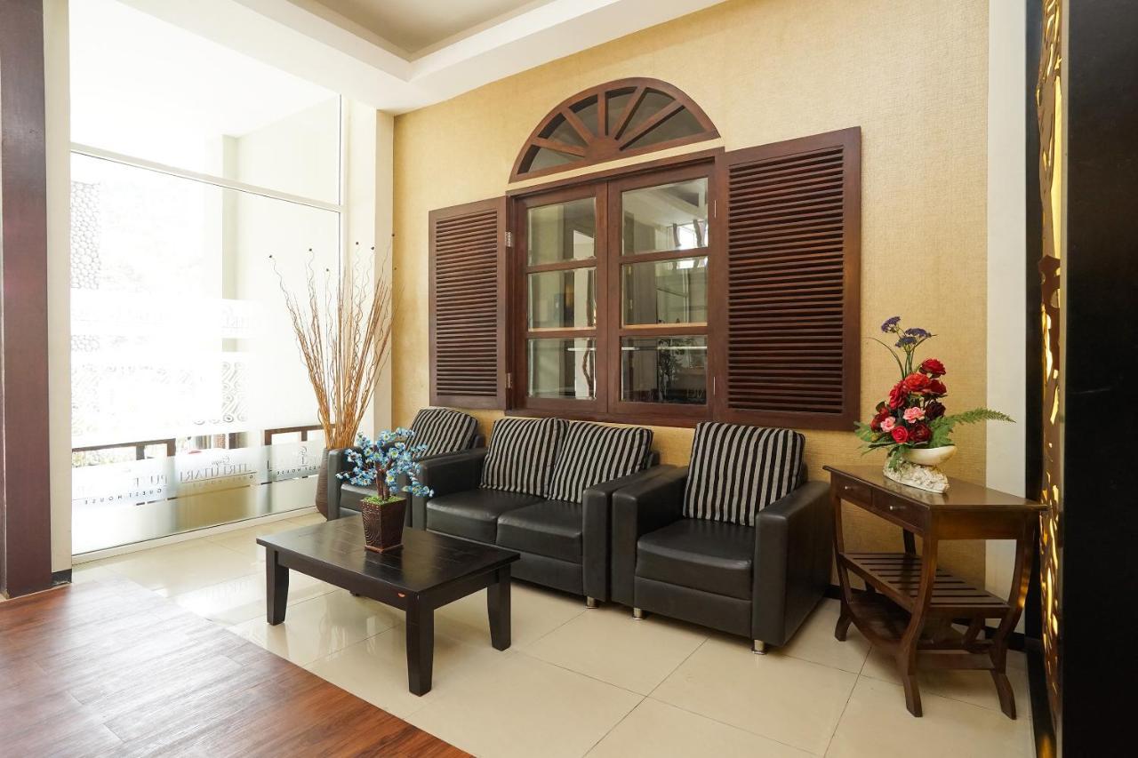 Oyo 282 Putri Utari Residence Malang Luaran gambar