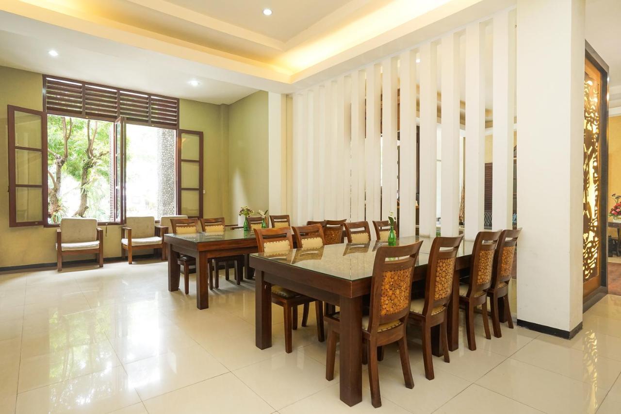 Oyo 282 Putri Utari Residence Malang Luaran gambar