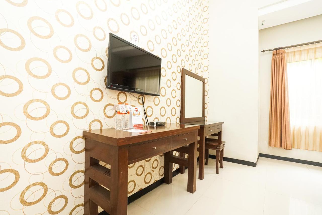 Oyo 282 Putri Utari Residence Malang Luaran gambar