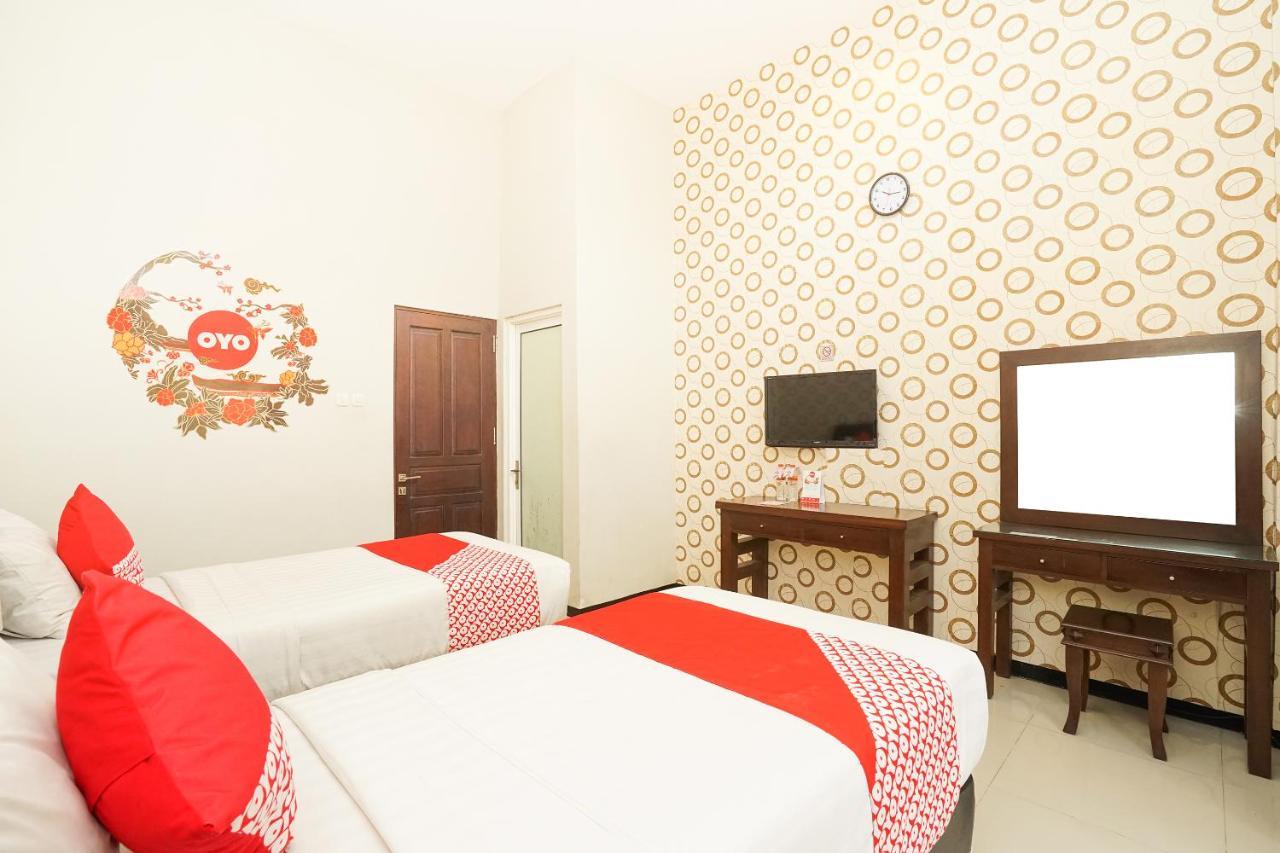Oyo 282 Putri Utari Residence Malang Luaran gambar