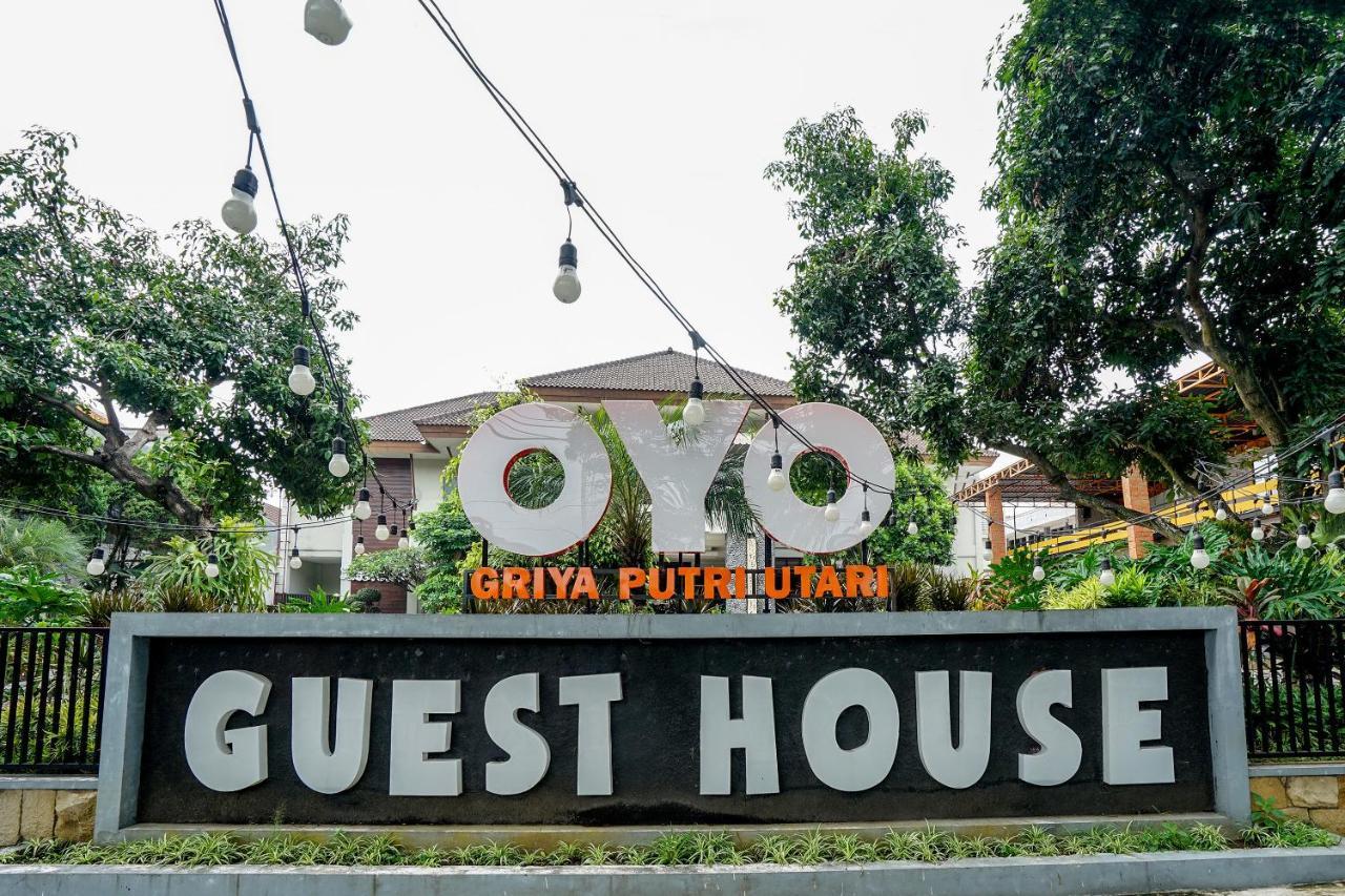 Oyo 282 Putri Utari Residence Malang Luaran gambar