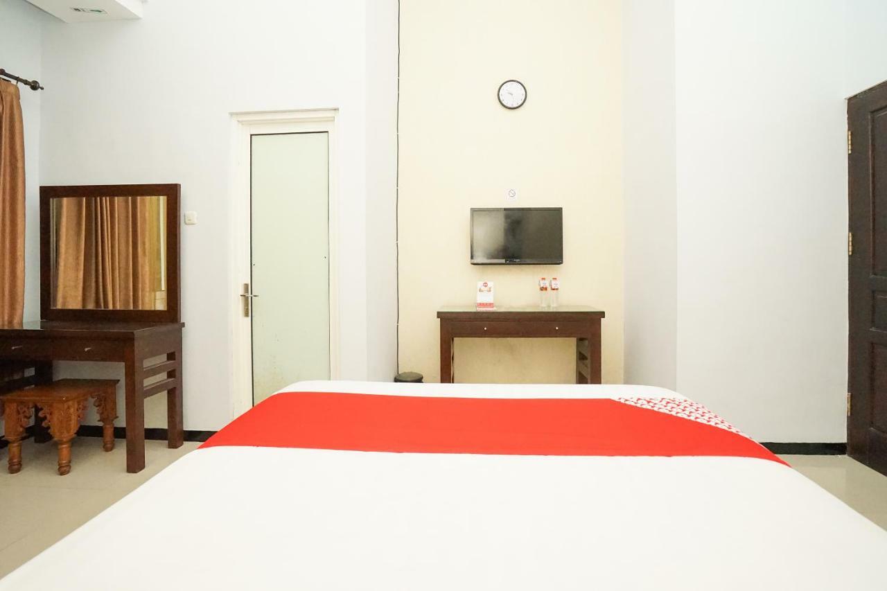Oyo 282 Putri Utari Residence Malang Luaran gambar