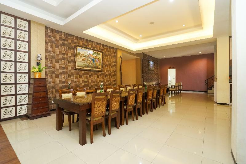 Oyo 282 Putri Utari Residence Malang Luaran gambar